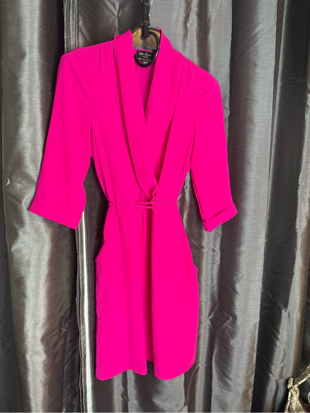 Le Château Studio | Vibrant Fuchsia Blazer